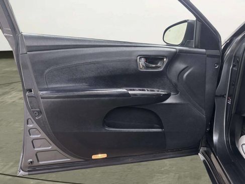 Used 2018 Toyota Avalon XLE image 10