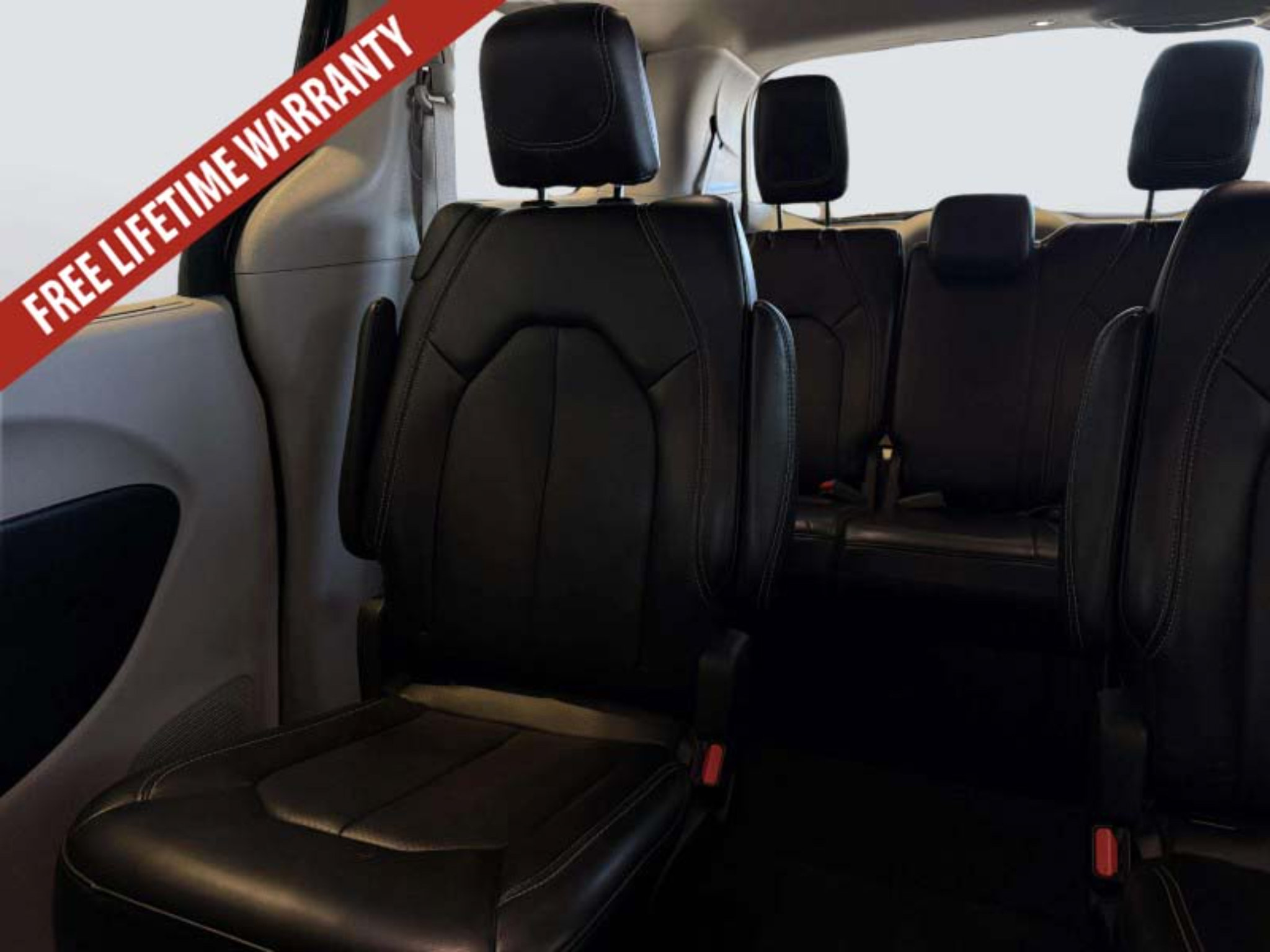 Used 2024 Chrysler Pacifica Touring-L FWD image 29