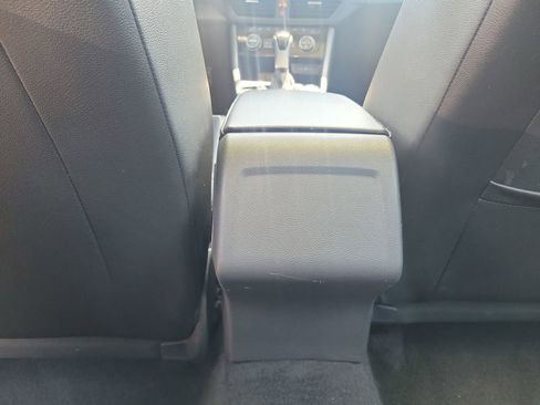 Used 2024 Volkswagen Jetta SE FWD image 11