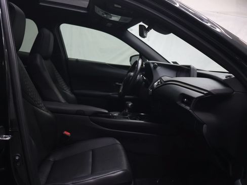 Used 2020 Lexus UX 200 w/ Premium Package FWD image 9