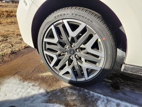 New 2026 Ford Expedition Platinum w/ Platinum Ultimate Package image 2