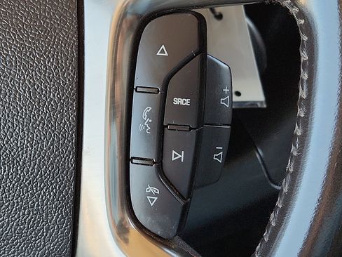 Used 2018 Chevrolet Express 2500 w/ Driver Convenience Package image 14