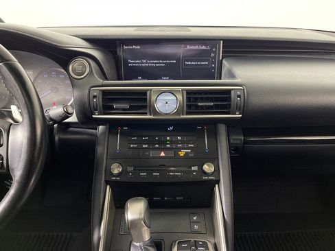 Used 2018 Lexus IS 300 AWD image 15