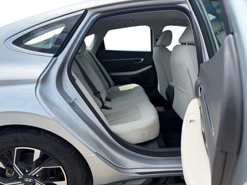 Used 2025 Hyundai Sonata SEL FWD image 31