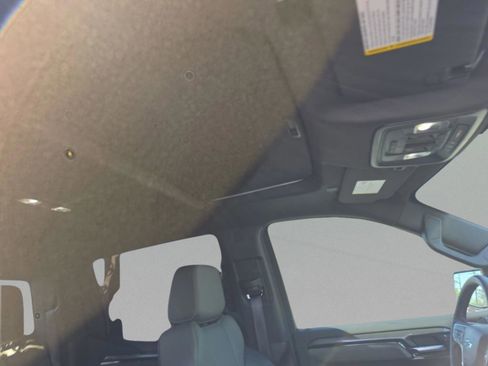 Used 2025 Chevrolet Silverado 1500 ZR2 w/ Technology Package image 35