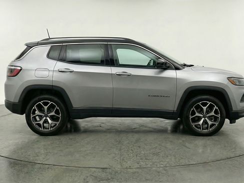 Used 2025 Jeep Compass Limited AWD/4WD image 11