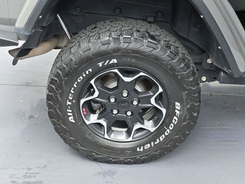 Used 2023 Jeep Wrangler Unlimited Rubicon w/ Cold Weather Group AWD/4WD image 38