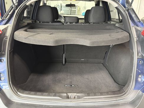 Used 2019 Nissan Kicks SV FWD image 19