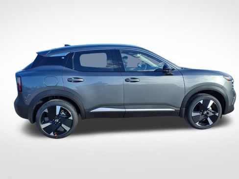 New 2026 Nissan Kicks SR image 8