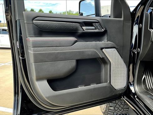 Used 2024 GMC Sierra 2500 AT4X image 23