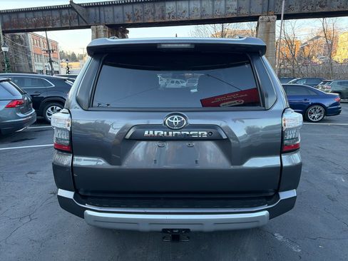 Used 2018 Toyota 4Runner TRD Off-Road w/ TRD Performance Package image 6