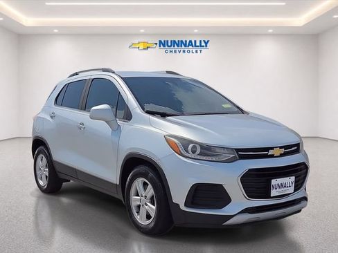 Used 2017 Chevrolet Trax LT FWD image 7