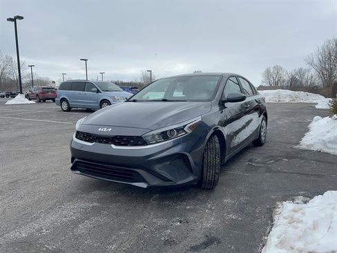 Used 2022 Kia Forte Sedan image 3