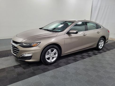 Used 2024 Chevrolet Malibu LT FWD image 2