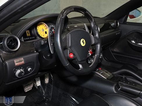Used 2011 Ferrari 599 GTB Fiorano RWD image 28