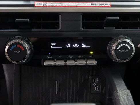 Certified 2025 Toyota Tacoma SR5 AWD/4WD image 19