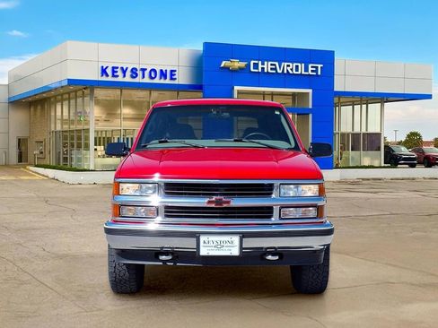 Used 1997 Chevrolet Tahoe 4WD 2-Door w/ Preferred Equipment Group 2 image 8