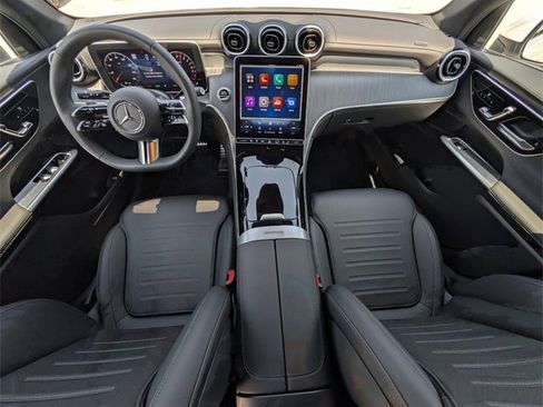 Used 2025 Mercedes-Benz GLC 350e 4MATIC image 32