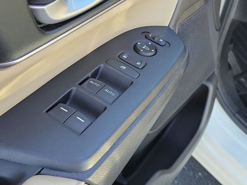 Used 2017 Honda CR-V Touring image 20