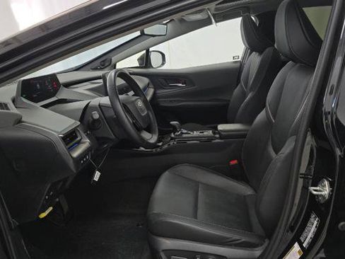 Used 2025 Toyota Prius Limited w/ Limited Premium Package FWD image 7