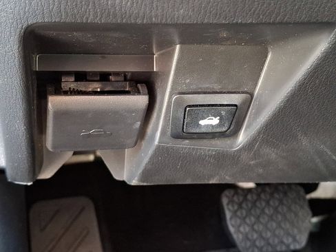 Used 2017 MAZDA MX-5 Miata Sport image 22