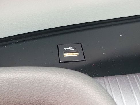 Used 2025 Toyota Sienna XLE w/ XLE Plus Package FWD image 32