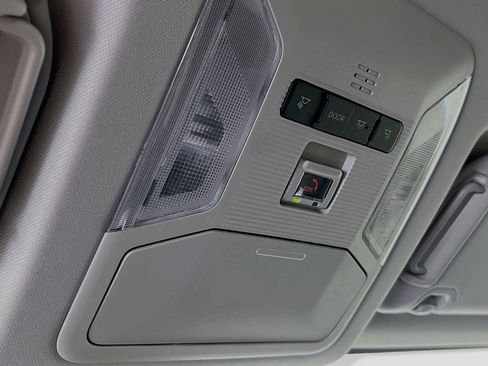 Used 2025 Toyota RAV4 XLE FWD image 22