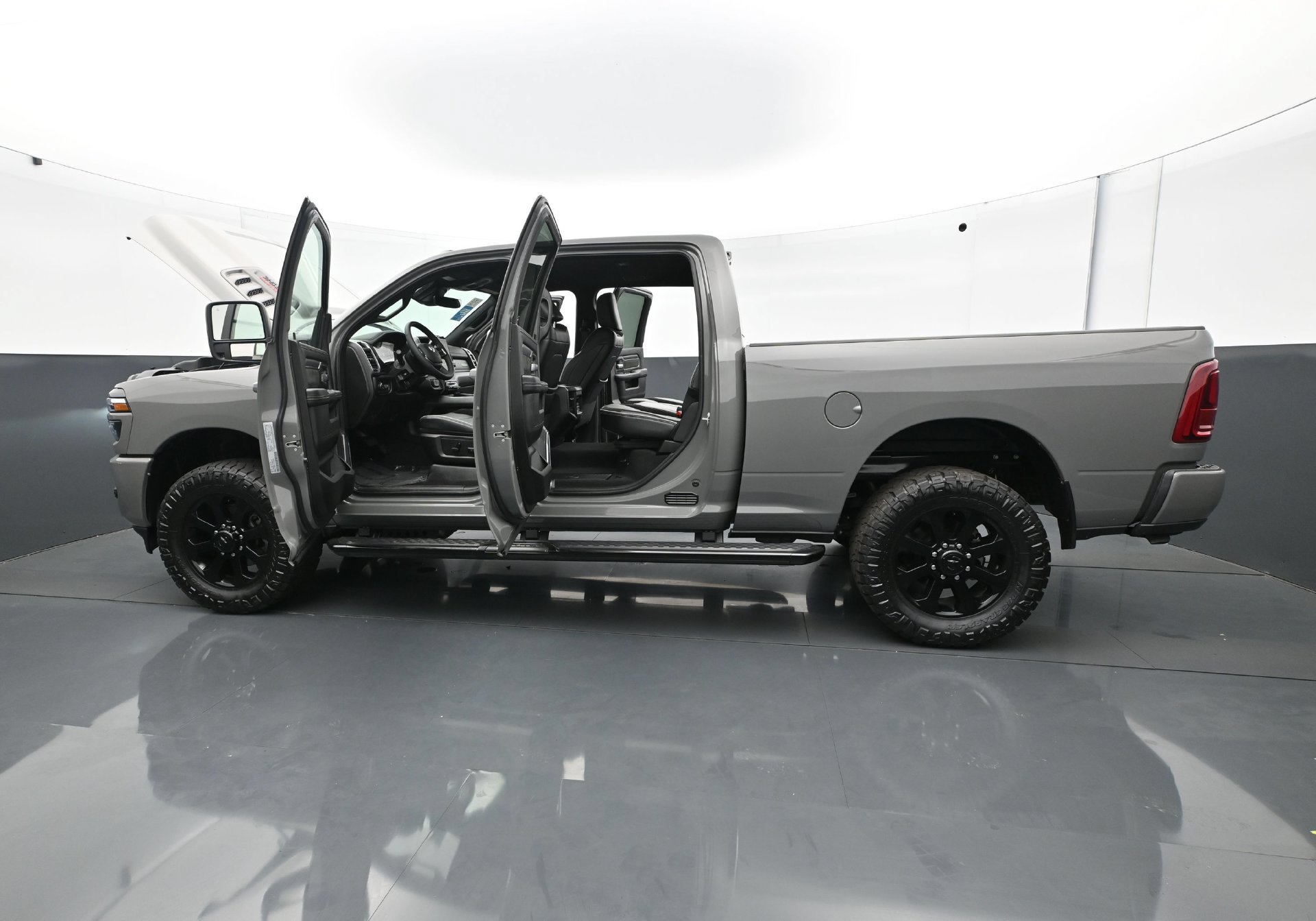 Used 2026 RAM 2500 Laramie w/ Night Edition AWD/4WD image 32