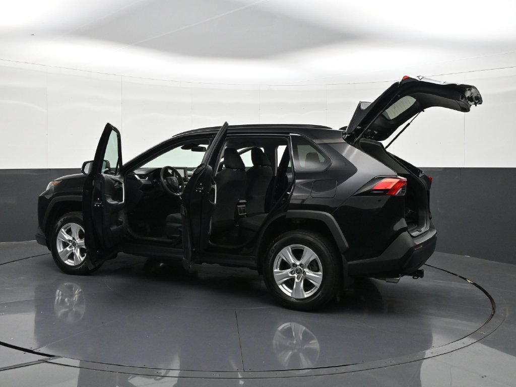 Used 2021 Toyota RAV4 LE AWD/4WD image 42