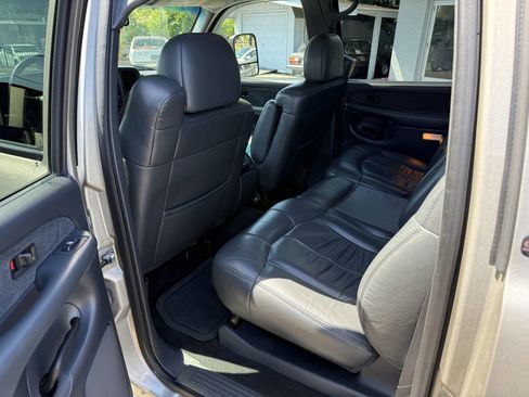 Used 2002 GMC Sierra 3500 4x4 Crew Cab w/ SLT Marketing Option Pkg image 18