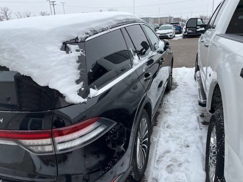 Used 2020 Lincoln Aviator Reserve w/ Equipment Group 201A image 14