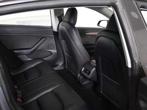 Used 2023 Tesla Model 3 Standard Range image 31