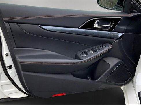 Used 2023 Nissan Maxima SR w/ Sport Mat Group image 17