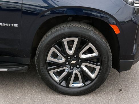Used 2021 Chevrolet Tahoe Premier w/ Premium Package AWD/4WD image 9