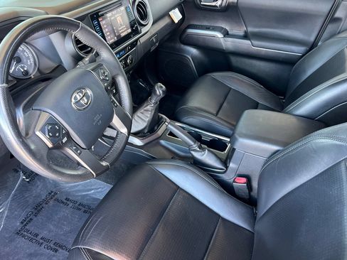 Certified 2019 Toyota Tacoma TRD Sport w/ TRD Premium Sport Package AWD/4WD image 12