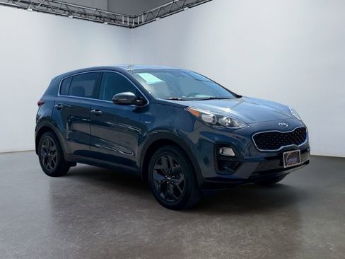 Used 2022 Kia Sportage LX w/ LX AWD Value Edition Package image 3