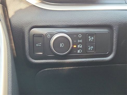 Used 2021 Ford Explorer XLT w/ Equipment Group 202A image 18