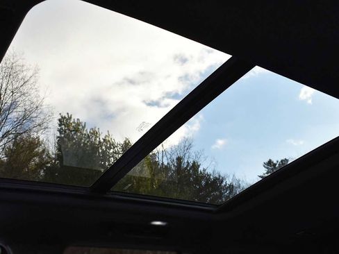 Used 2024 Chevrolet Tahoe Z71 w/ Luxury Package image 10