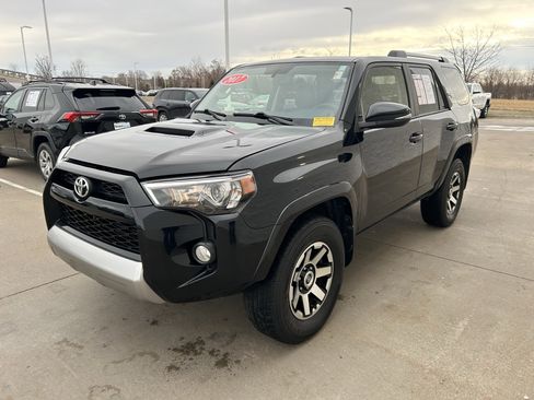 Used 2017 Toyota 4Runner TRD Off-Road Premium image 6