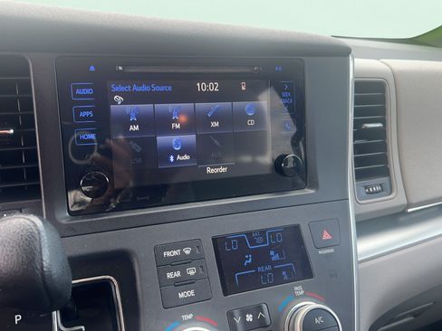 Used 2016 Toyota Sienna LE FWD image 15
