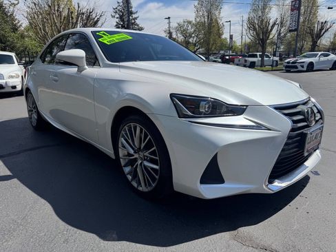 Used 2017 Lexus IS 300 AWD image 6