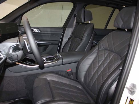 Used 2026 BMW X5 xDrive40i image 13