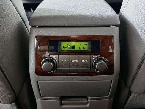 Used 2013 Toyota Highlander Limited AWD/4WD image 27