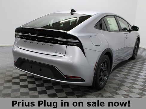 New 2026 Toyota Prius Plug-In Hybrid image 9