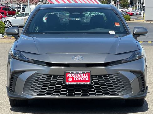 Certified 2025 Toyota Camry SE FWD image 10