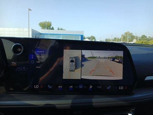 New 2026 Chevrolet Traverse LT w/ Enhanced Driving Package image 18