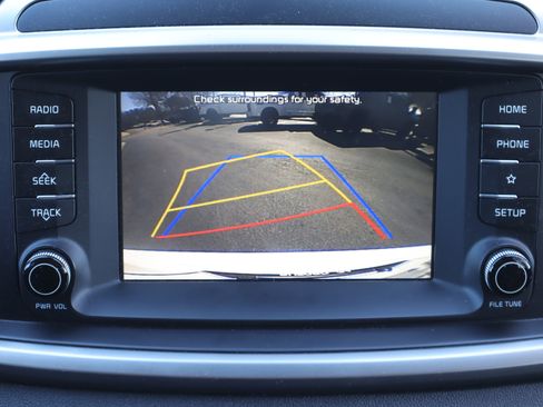 Used 2020 Kia Sorento EX image 12