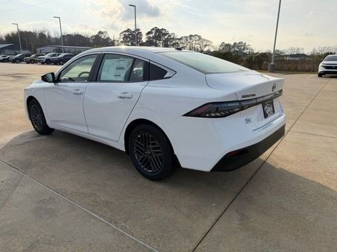 New 2026 Nissan Sentra SV w/ Floor Mat Package image 3