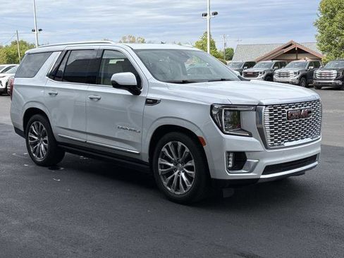 Used 2021 GMC Yukon Denali w/ Denali Premium Package AWD/4WD image 2