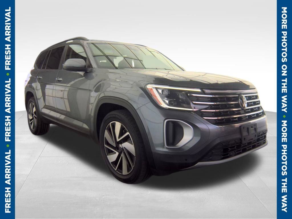 Used 2025 Volkswagen Atlas SE AWD/4WD image 1